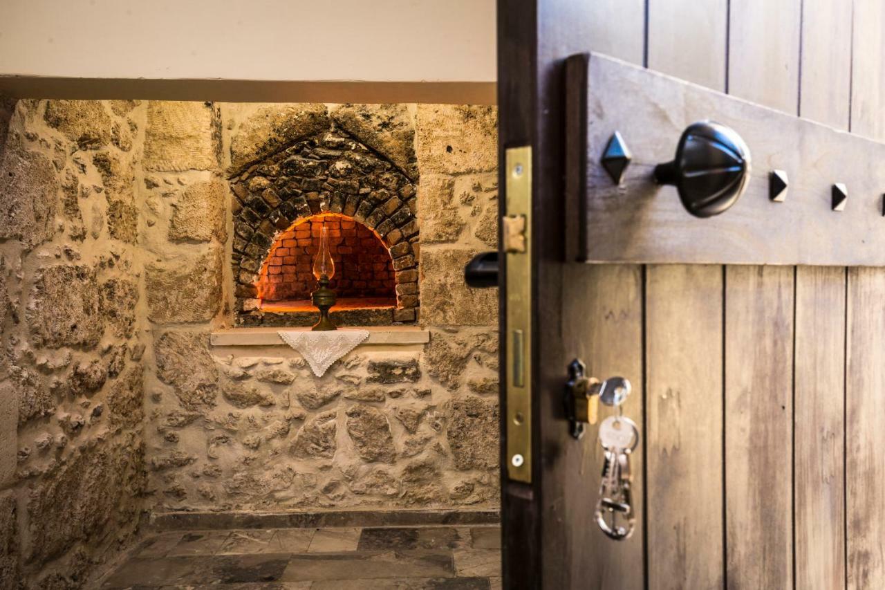 Nepheli Stone House Villa Plátanos Esterno foto