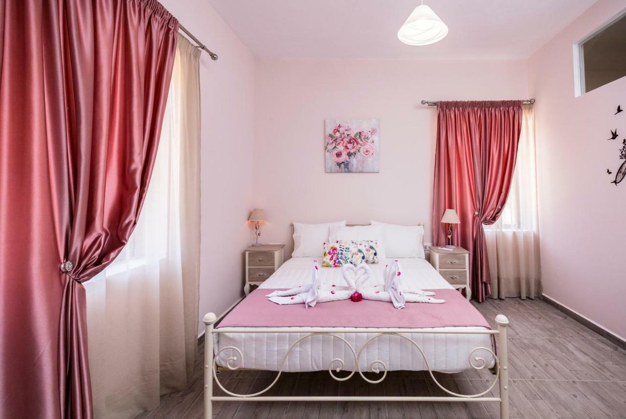 Nepheli Stone House Villa Plátanos Esterno foto